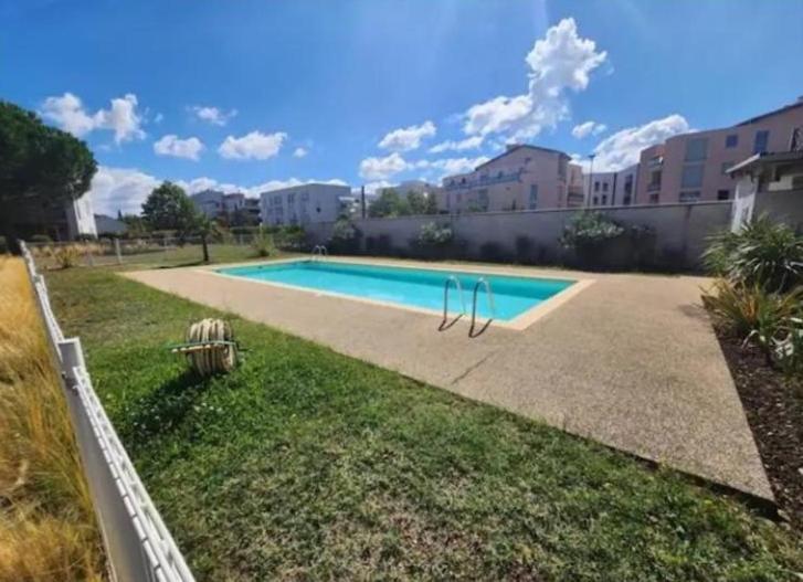 Le Courvoisy, Studio Avec Piscine, Pres Groupama Stadium Et Salle Arena Мезье Экстерьер фото
